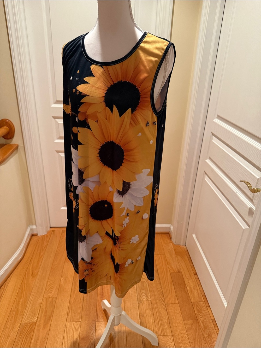 🌻❤️Sunflower & Butterfly Sleeveless Shift Dress - Yellow & Black